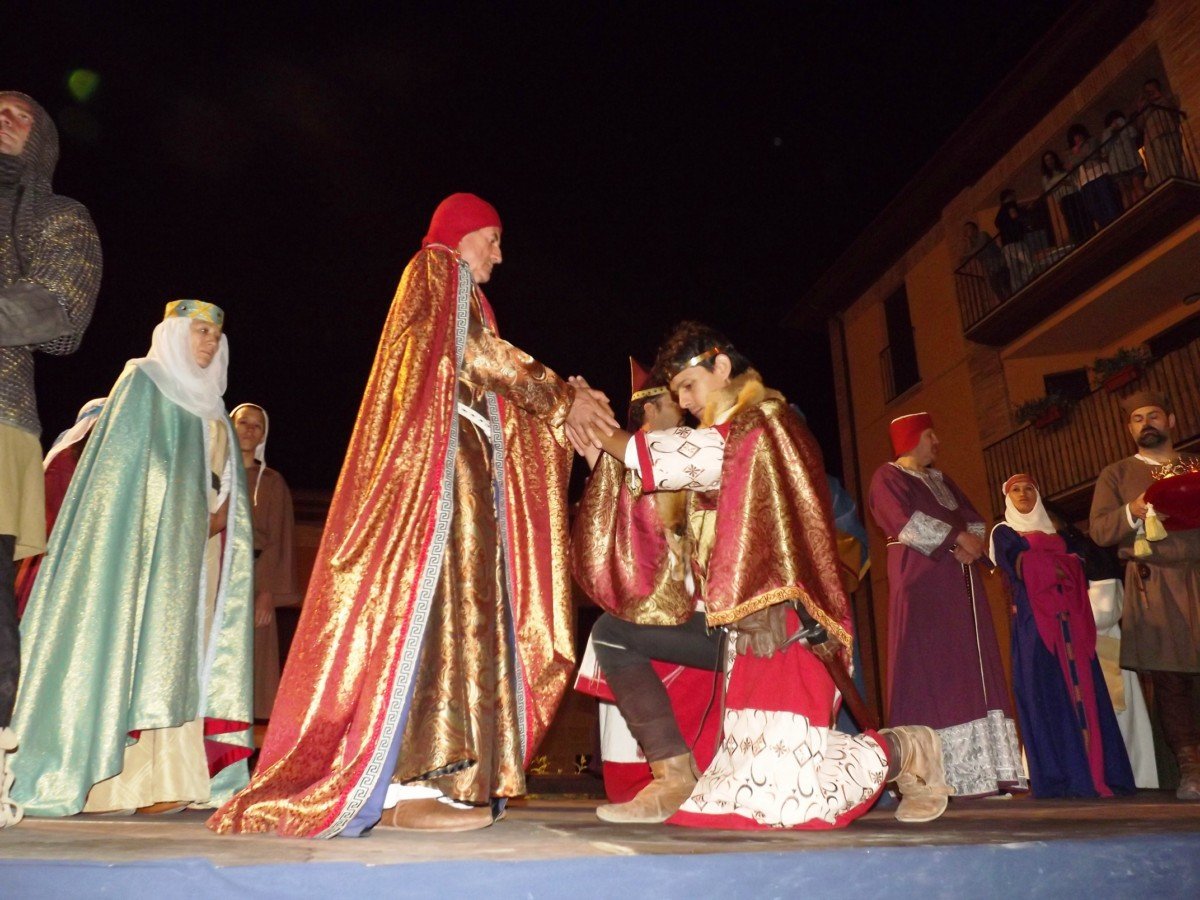 cuna y corona